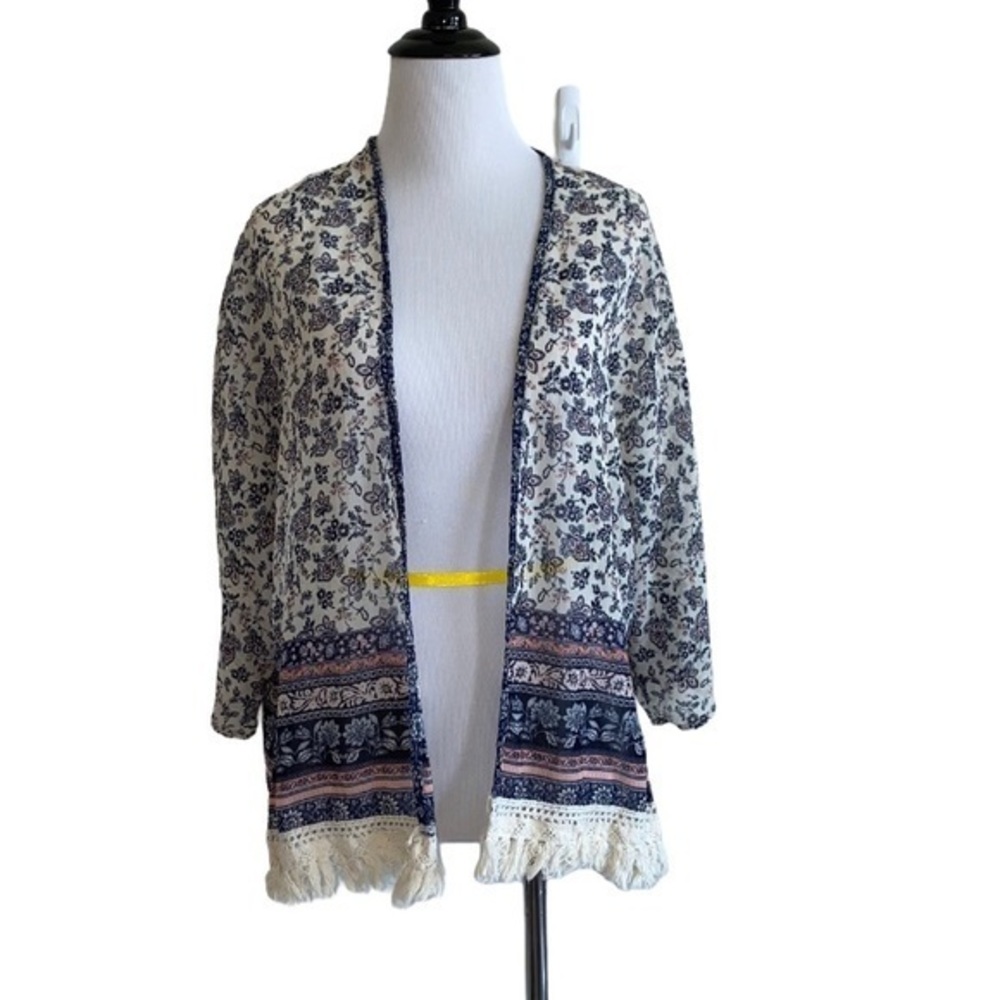 Xhilaration xs/small floral fringed kimono